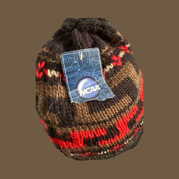 NWT Wisconsin Badgers Knit Adult Ear Flap Wood Beard Tassel Beanie Hat OSFA - Picture 4 of 8